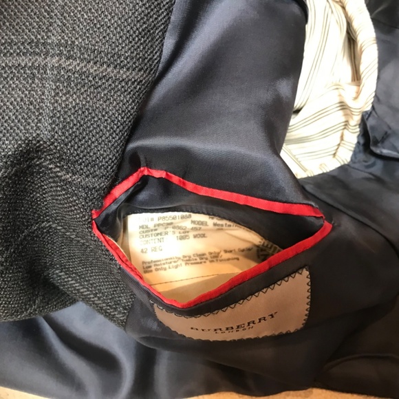 Burberry 3 button sports coat 100% wool, 42R - Picture 5 of 6